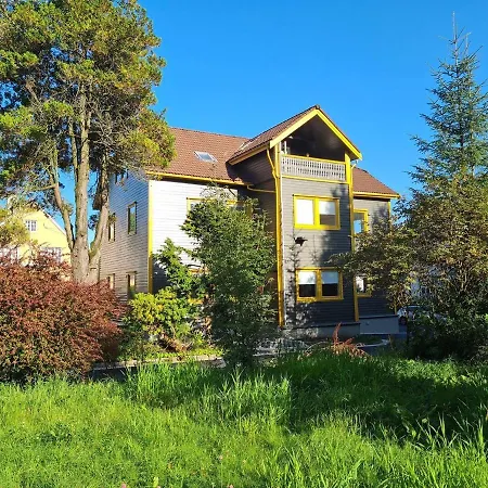 Guest house In House - Spacious Private Room, Queen Bed, Close To Center
